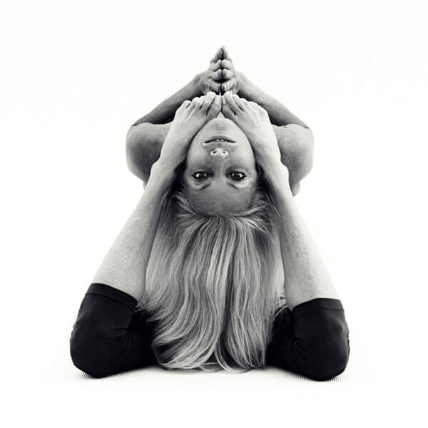 Contortionist entertainers available for booking through Total Events DFW